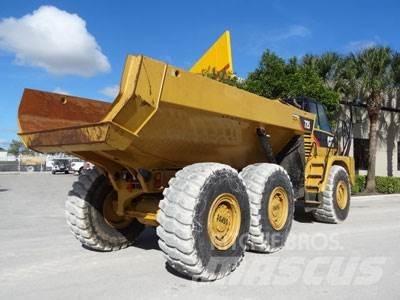 CAT 725 Transportoare articulate