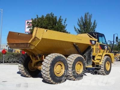 CAT 725 Transportoare articulate