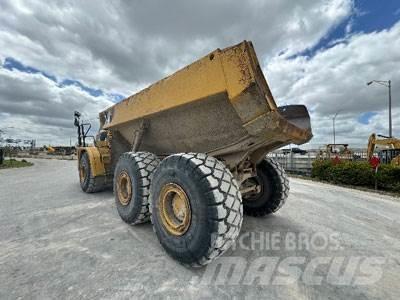CAT 740 Transportoare articulate