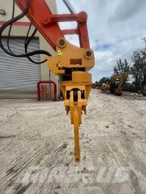 Hitachi ZX225USLC-6 Paleta de manipulare