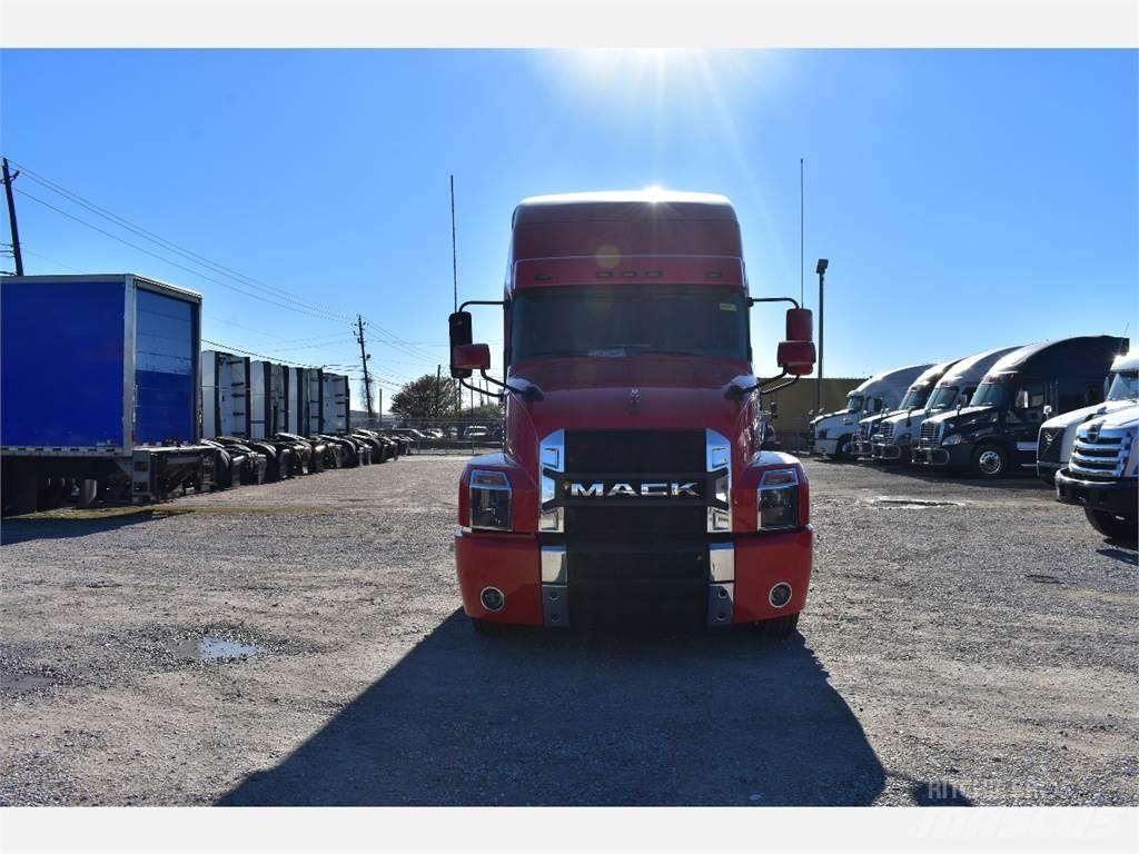 Mack ANTHEM Autotractoare
