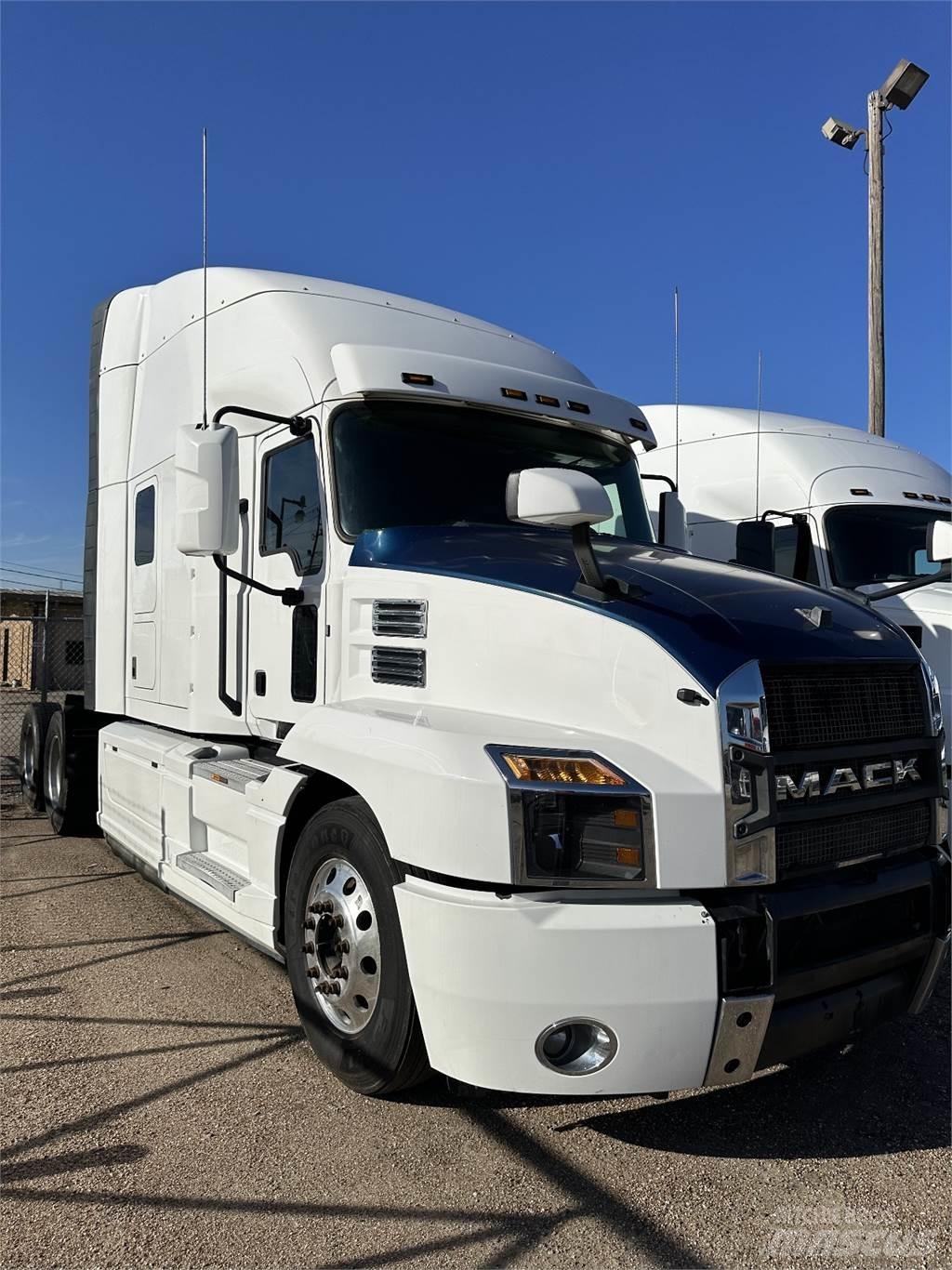 Mack ANTHEM Autotractoare