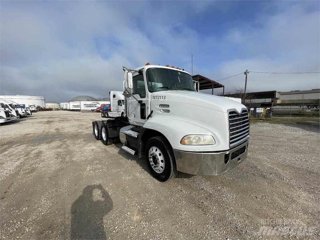 Mack CXU613 Autotractoare