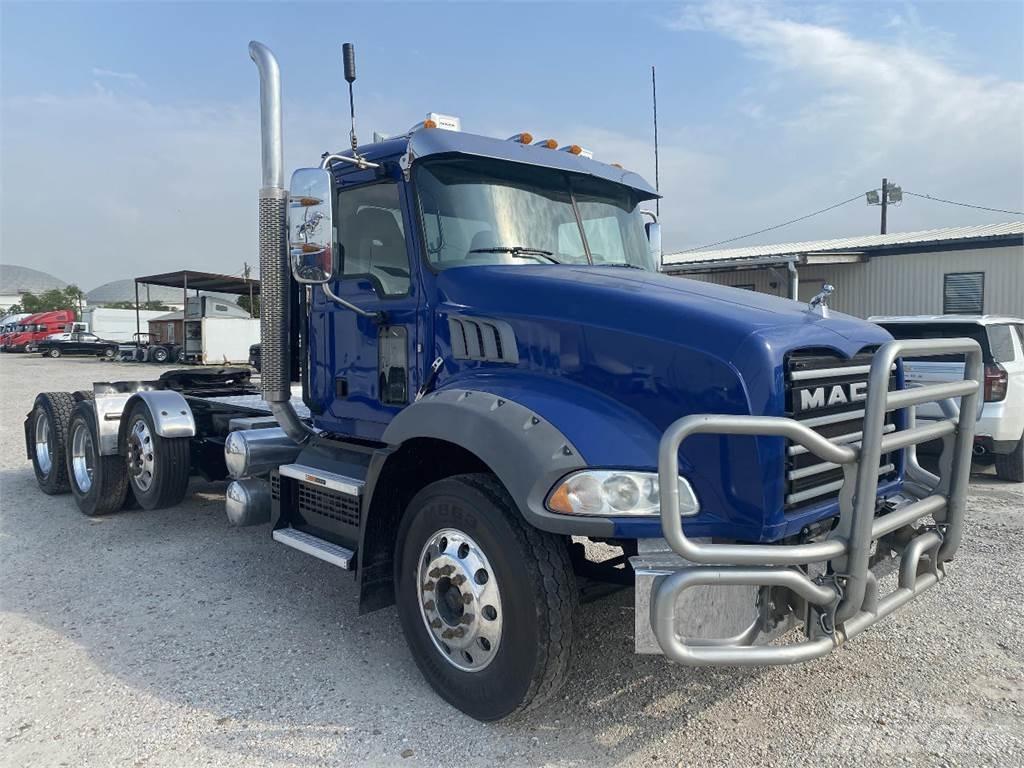 Mack GRANITE Autotractoare