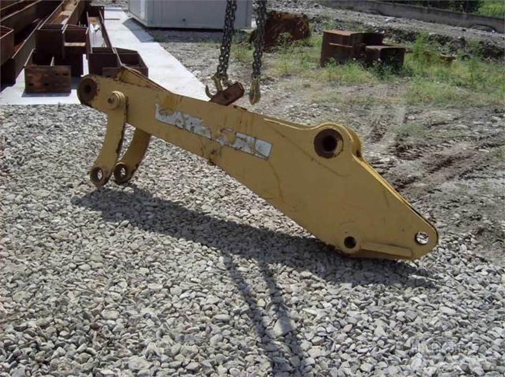 CAT 212 Sasiuri si suspensii