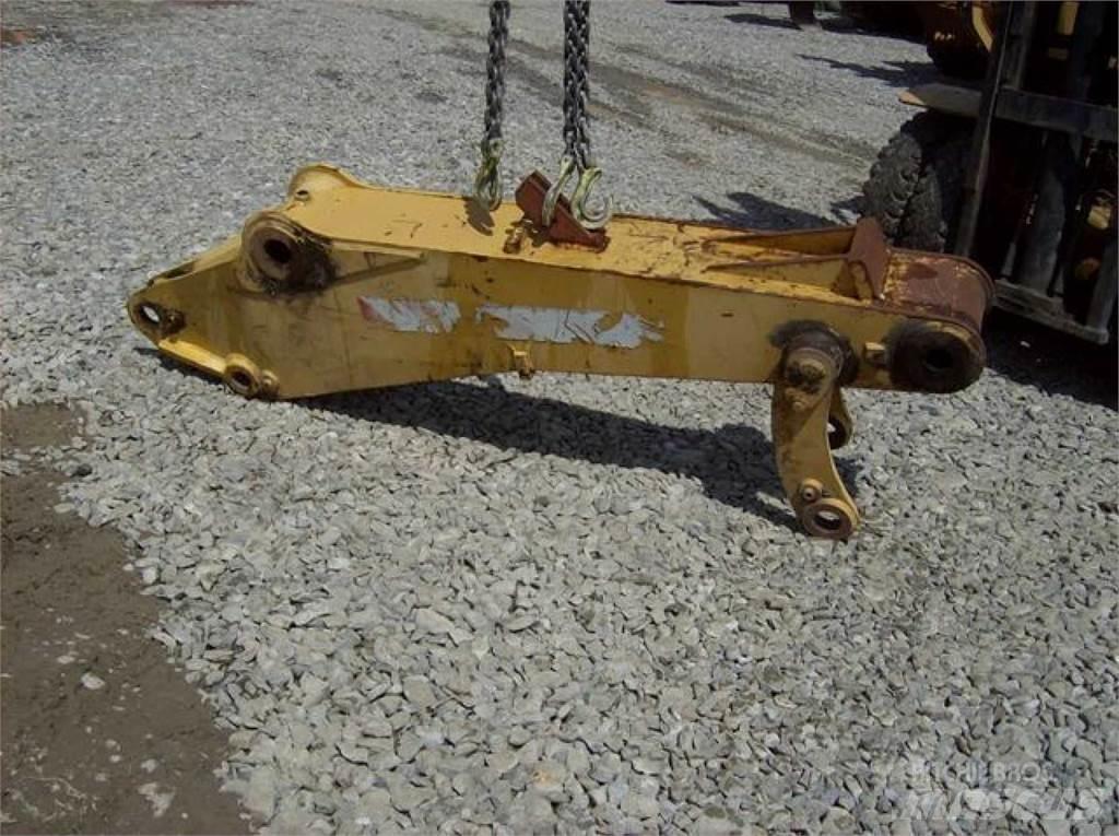 CAT 212 Sasiuri si suspensii