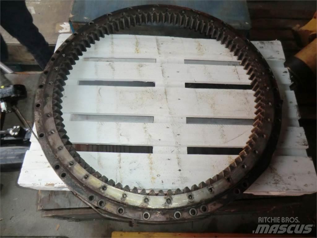 CAT 231D Sasiuri si suspensii