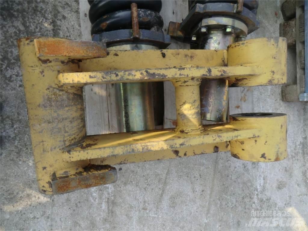 CAT 231D Sasiuri si suspensii
