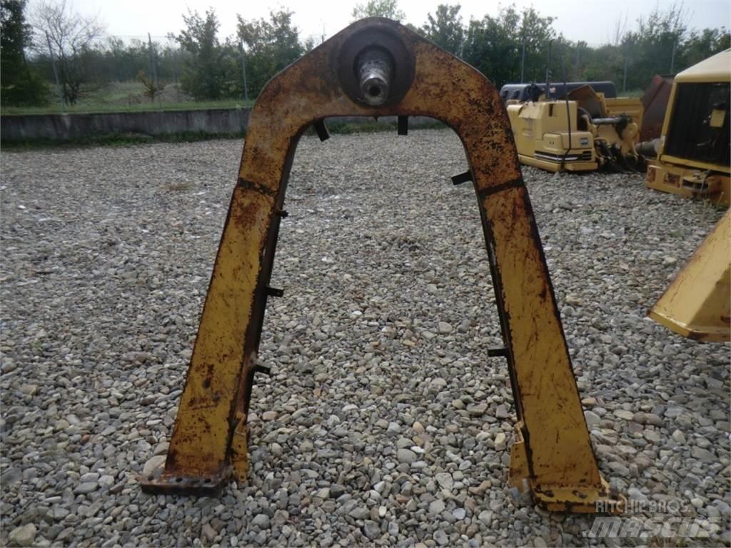 CAT 735 Sasiuri si suspensii