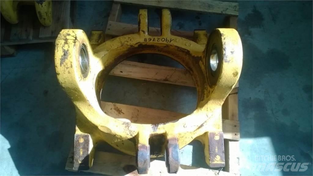 CAT 735 Sasiuri si suspensii
