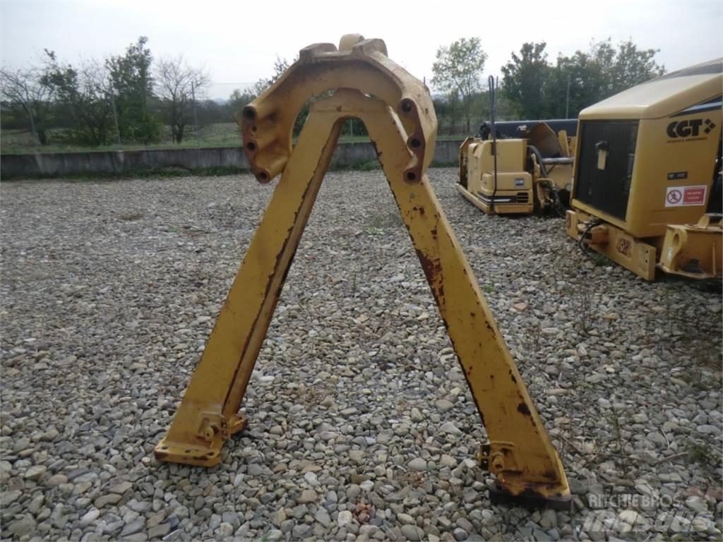 CAT 735 Sasiuri si suspensii
