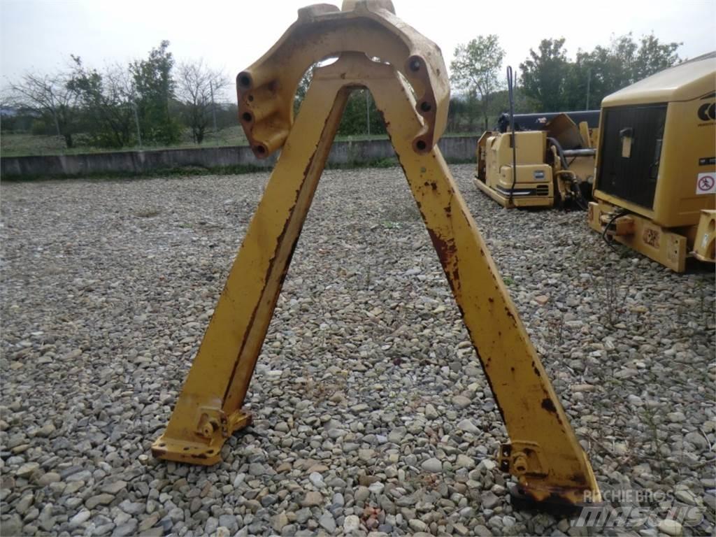 CAT 735 Sasiuri si suspensii