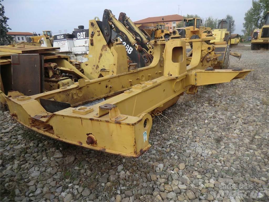 CAT 735 Sasiuri si suspensii