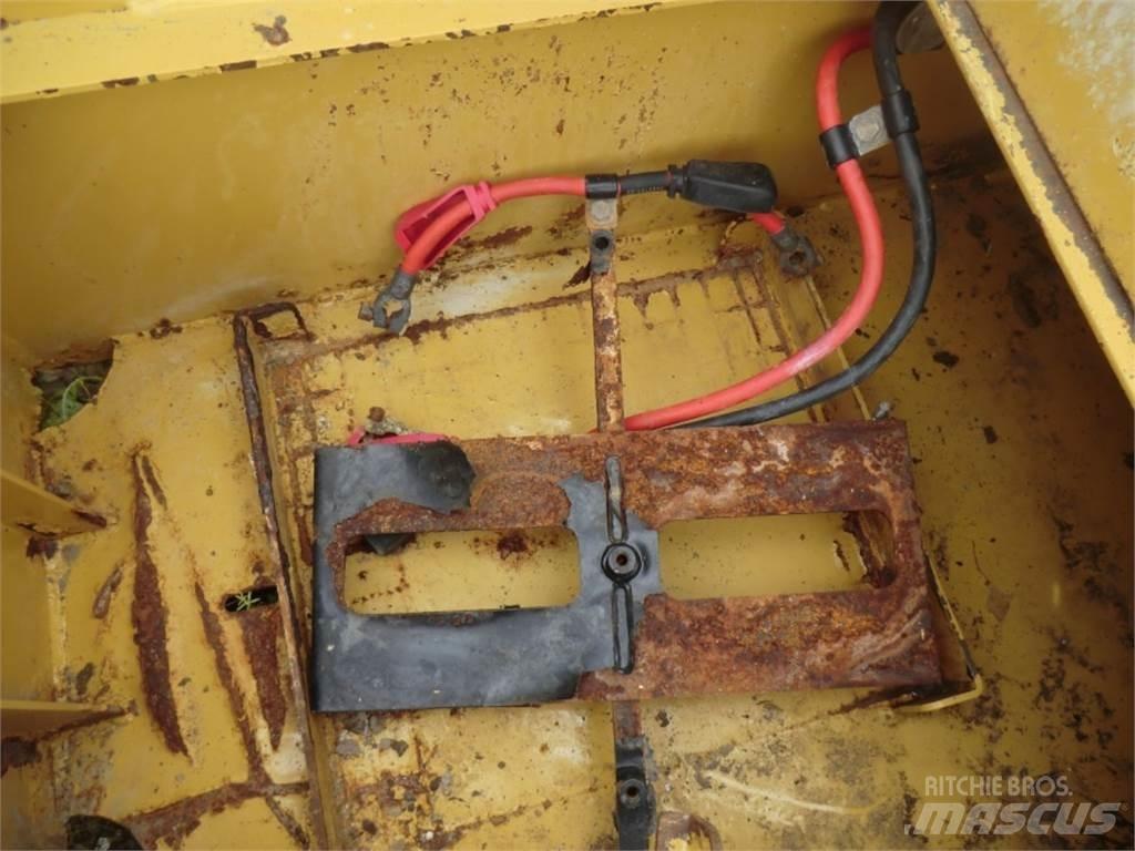 CAT 735 Sasiuri si suspensii