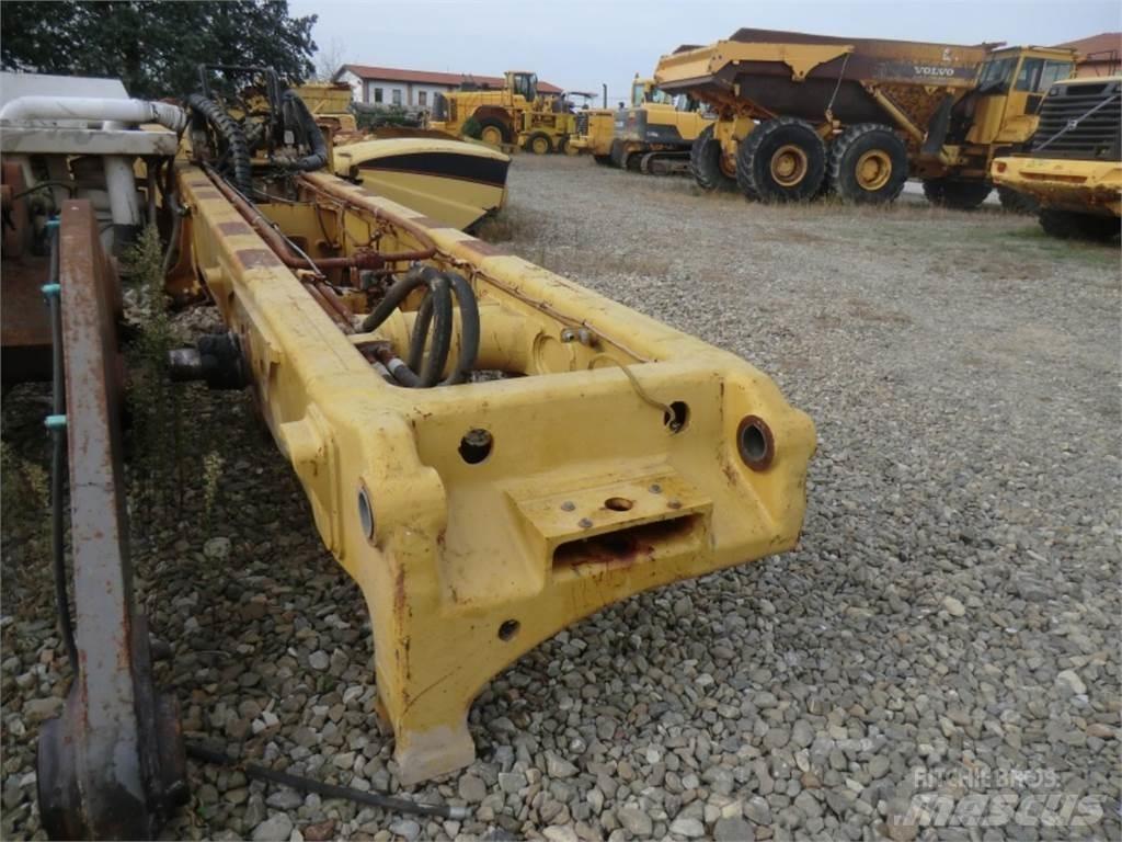 CAT 735 Sasiuri si suspensii