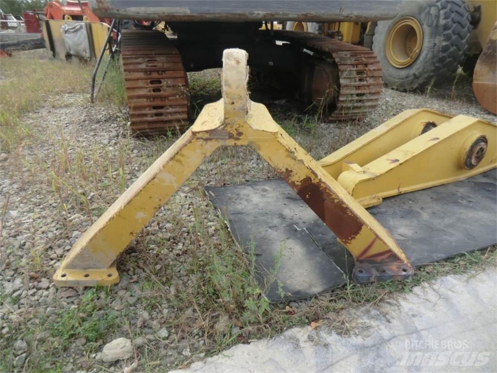 CAT 735 Sasiuri si suspensii