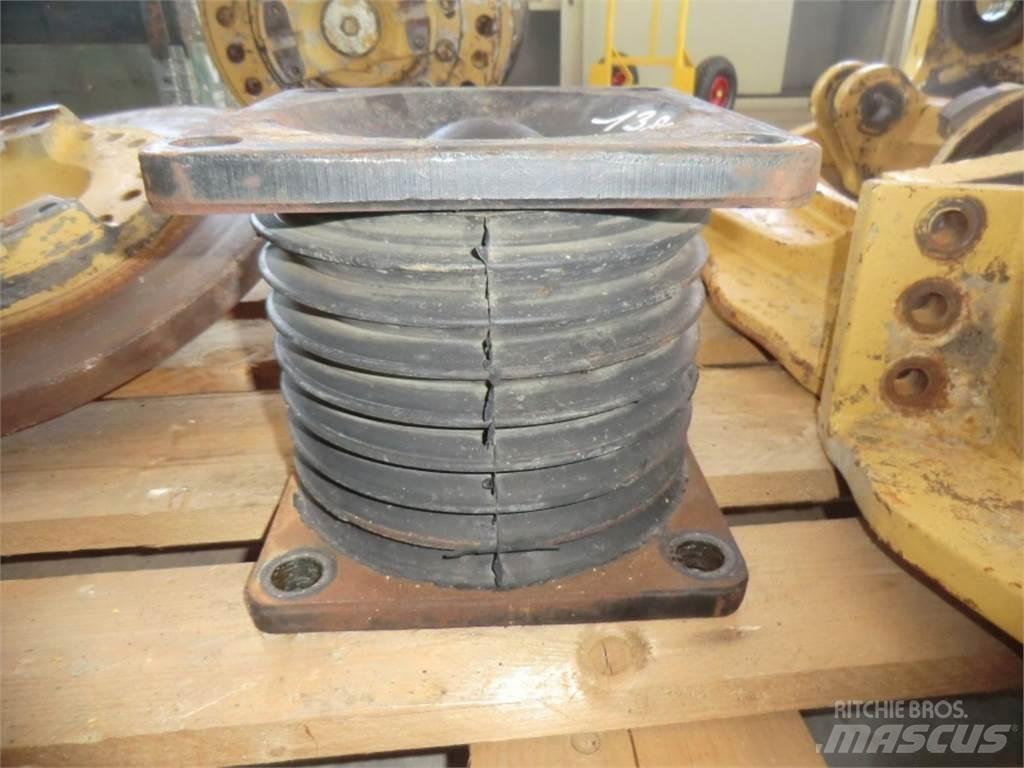CAT 735 Sasiuri si suspensii