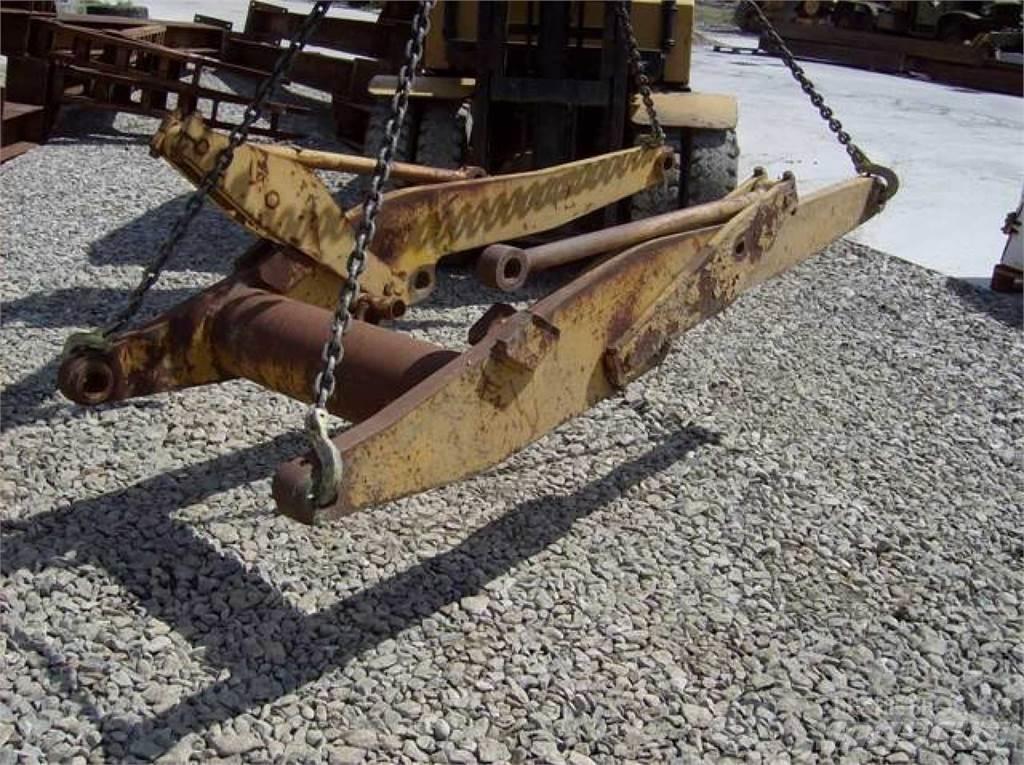 CAT 910 Sasiuri si suspensii