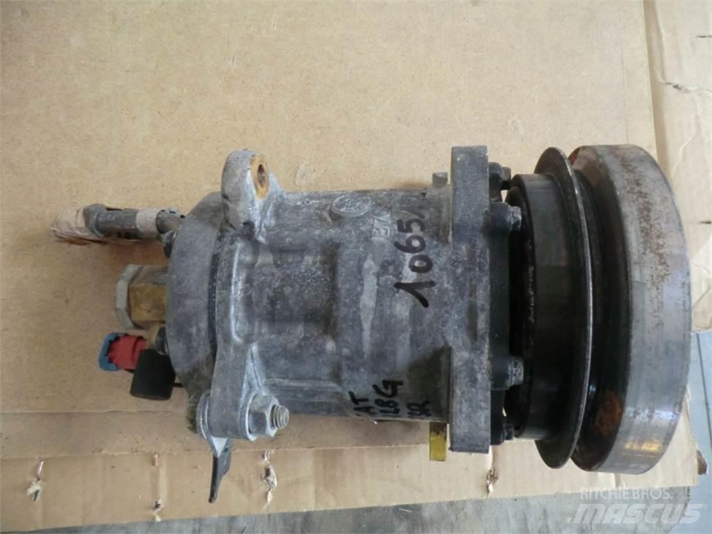 CAT 928G Utilaje construcții - Altele