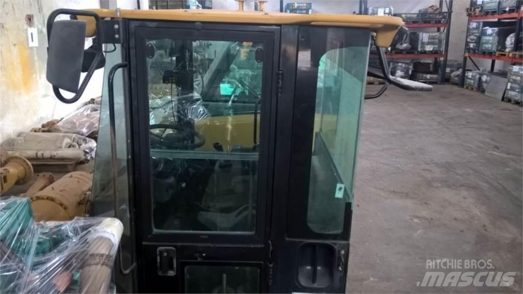 CAT 928G Sasiuri si suspensii