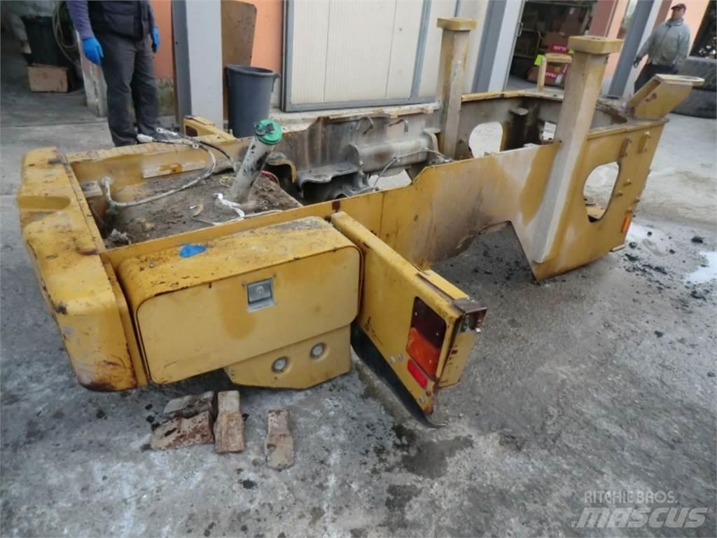 CAT 928G Sasiuri si suspensii