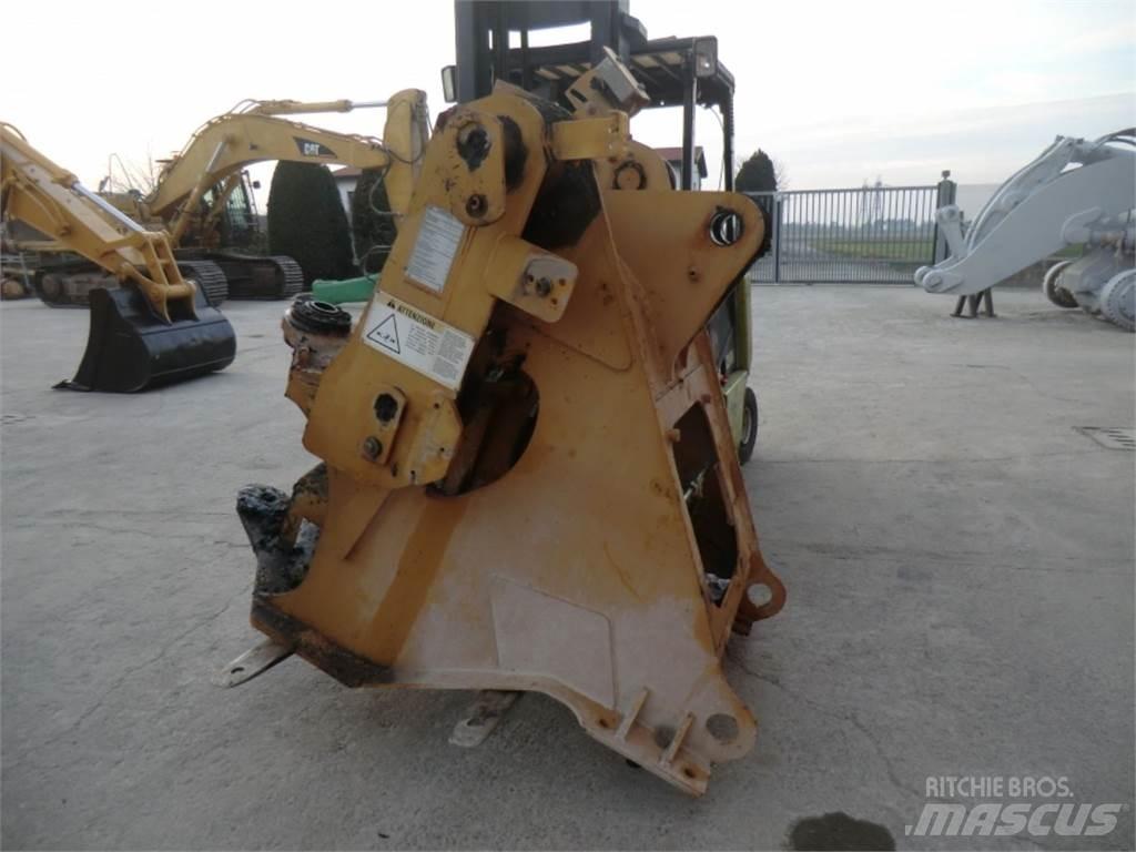 CAT 928G Sasiuri si suspensii