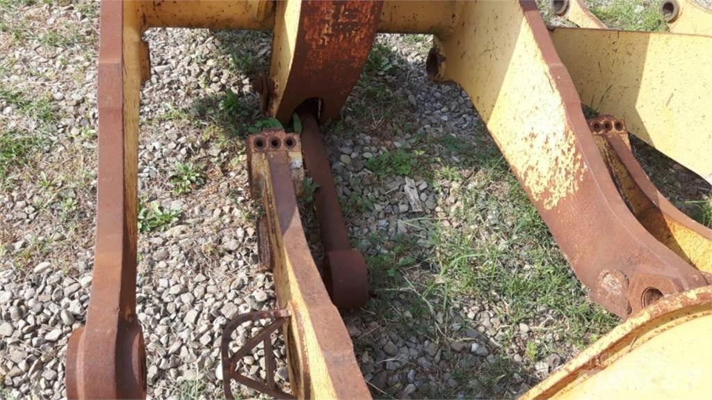 CAT 953 Sasiuri si suspensii