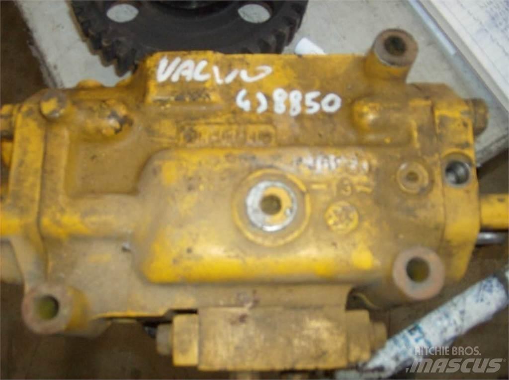 CAT 988 Utilaje construcții - Altele
