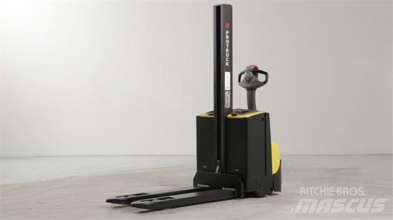 BT SWE080L Transpaleti autopropulsanti