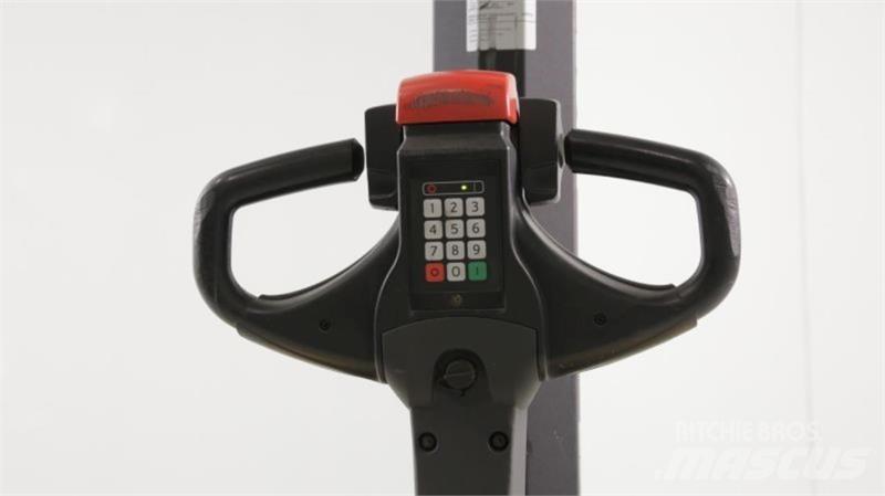 BT SWE080L Transpaleti autopropulsanti