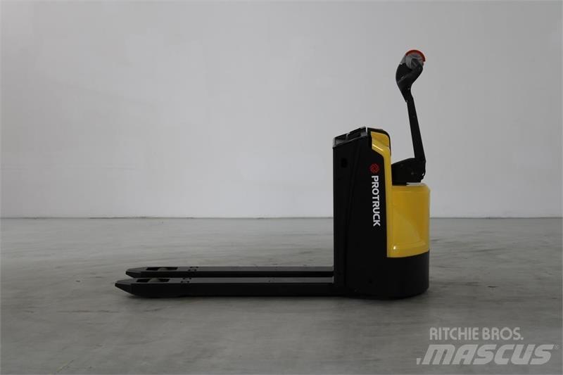 Hyster P1.6 Transpaleta manuala