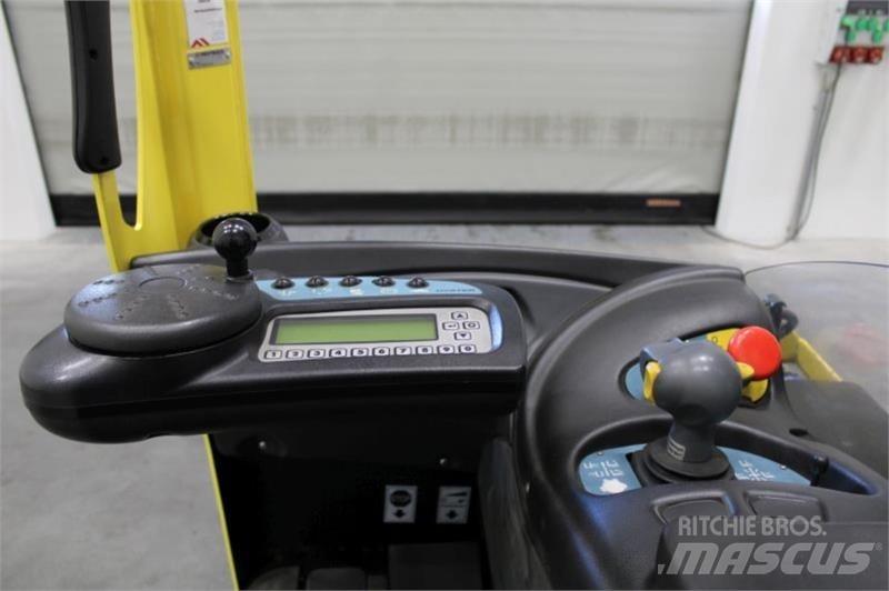 Hyster R2.0 Stivuitor cu catarg retractabil