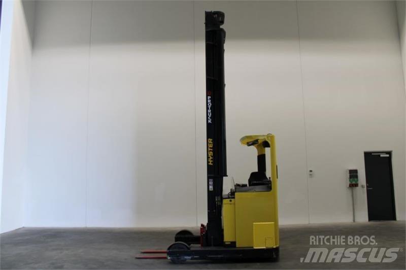 Hyster R2.0 Stivuitor cu catarg retractabil
