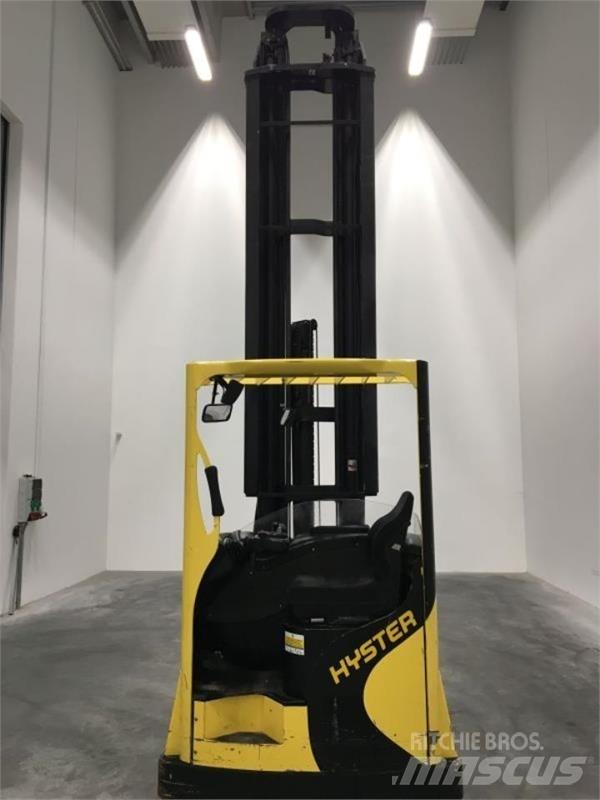 Hyster R2.0W Stivuitor cu catarg retractabil