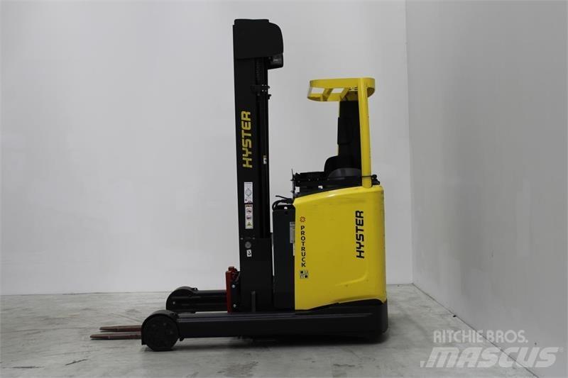 Hyster R2.5 Stivuitor cu catarg retractabil