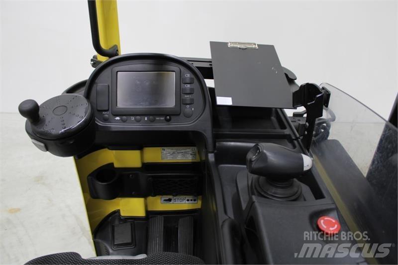Hyster R2.5 Stivuitor cu catarg retractabil