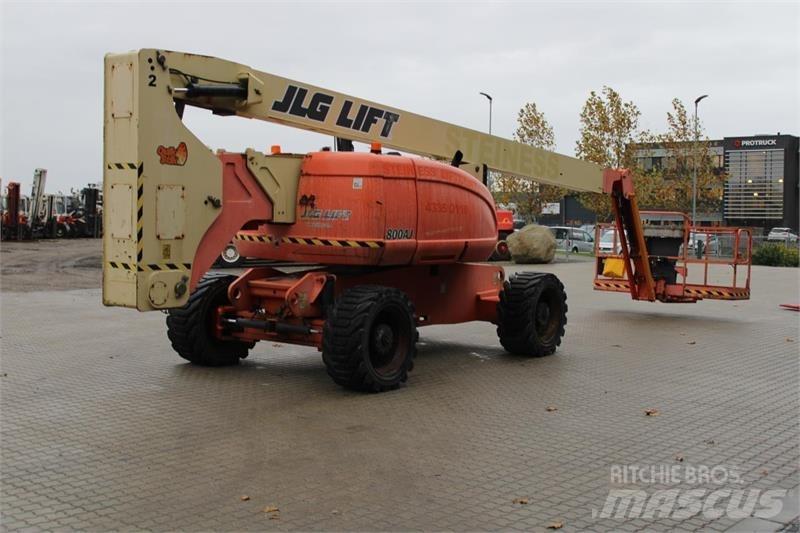 JLG 800AJ Nacele cu brat articulat