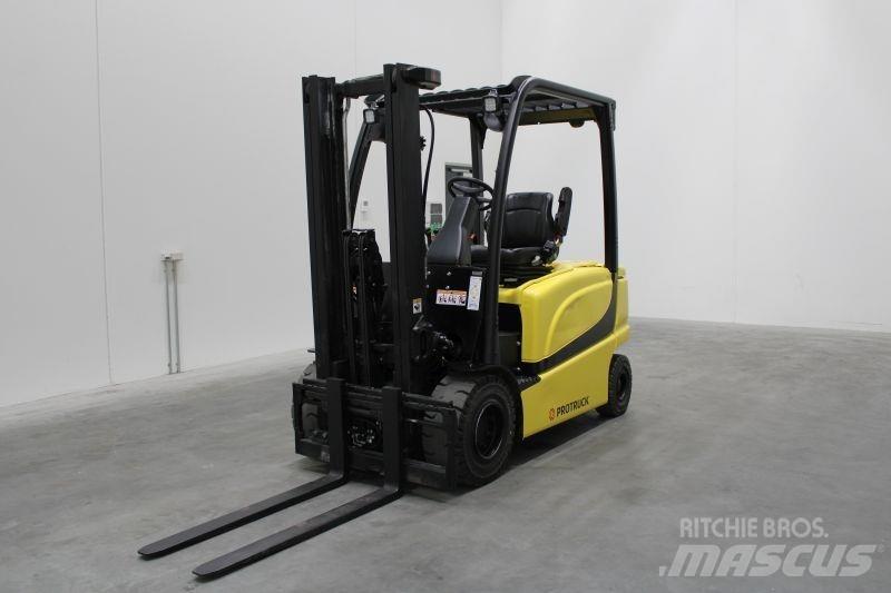 Yale ERP25VL Stivuitor electric