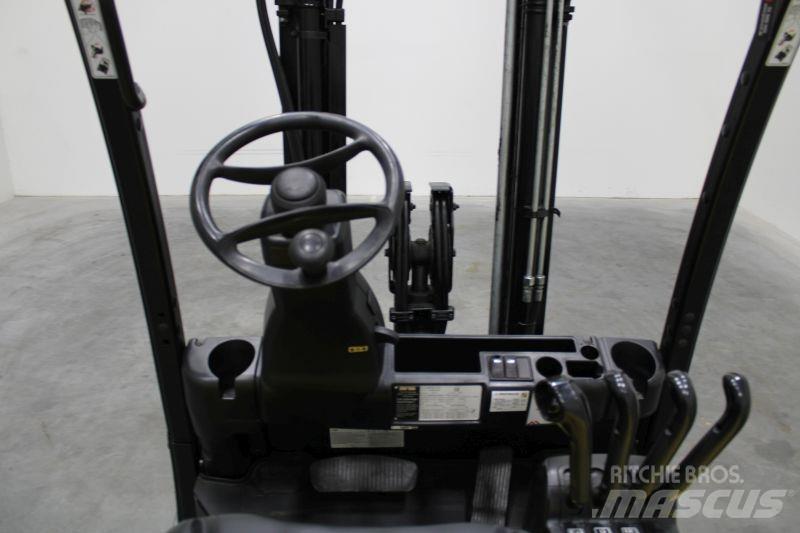 Yale ERP25VL Stivuitor electric