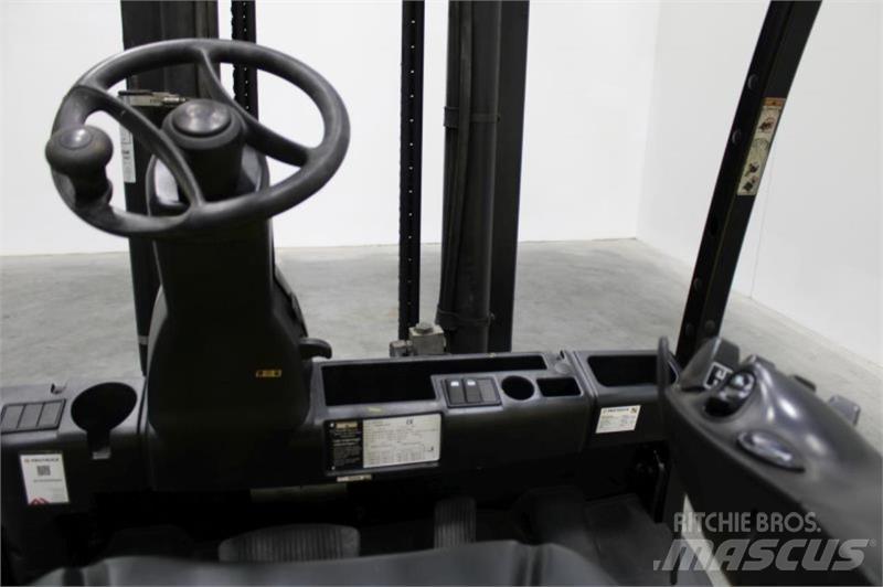 Yale ERP50VM Stivuitor electric