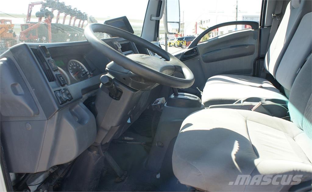 Isuzu NRR Camion de deseuri