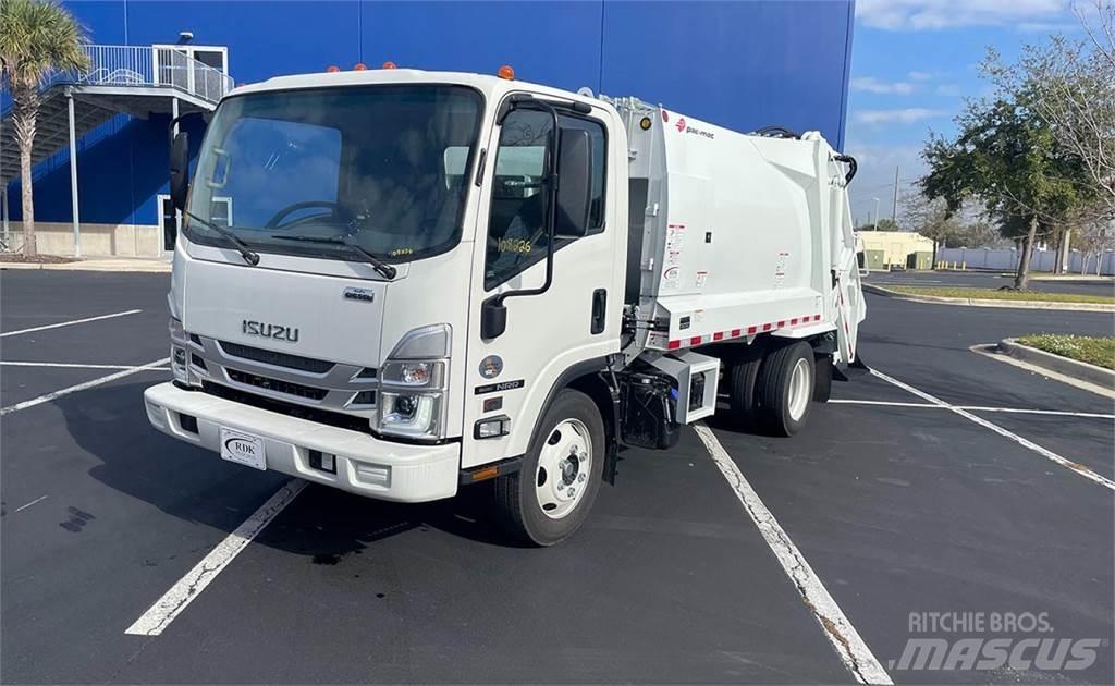 Isuzu NRR Camion de deseuri