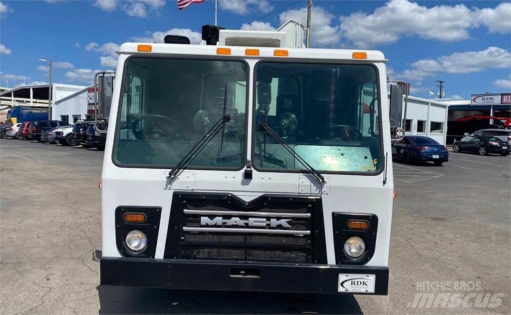 Mack LEU613 Camion de deseuri