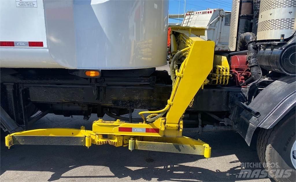 Mack LEU613 Camion de deseuri
