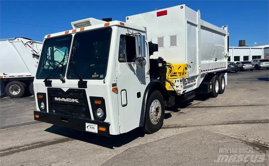 Mack LEU613 Camion de deseuri