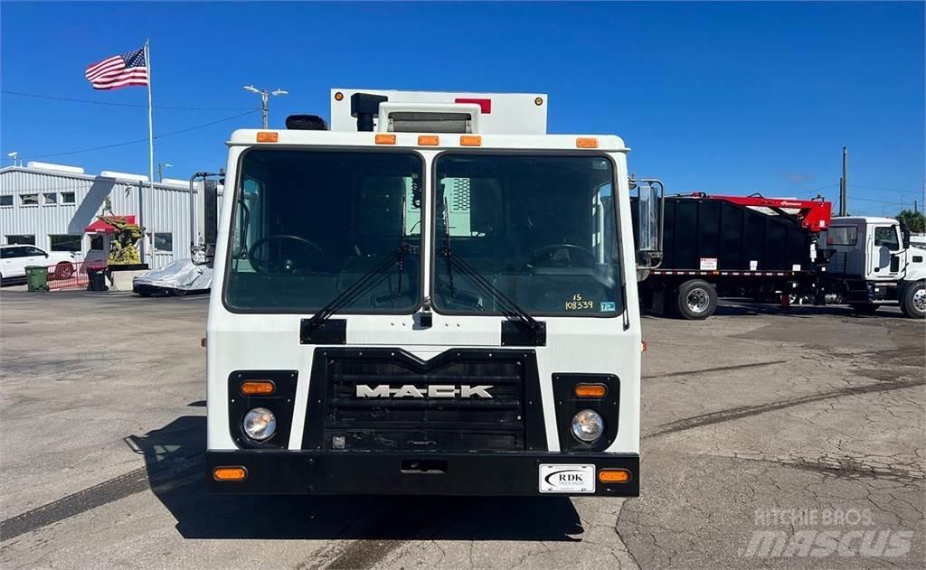 Mack LEU613 Camion de deseuri