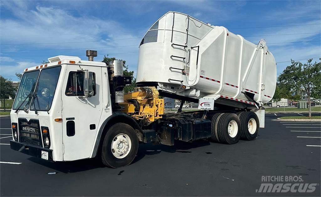 Mack LEU613 Camion de deseuri