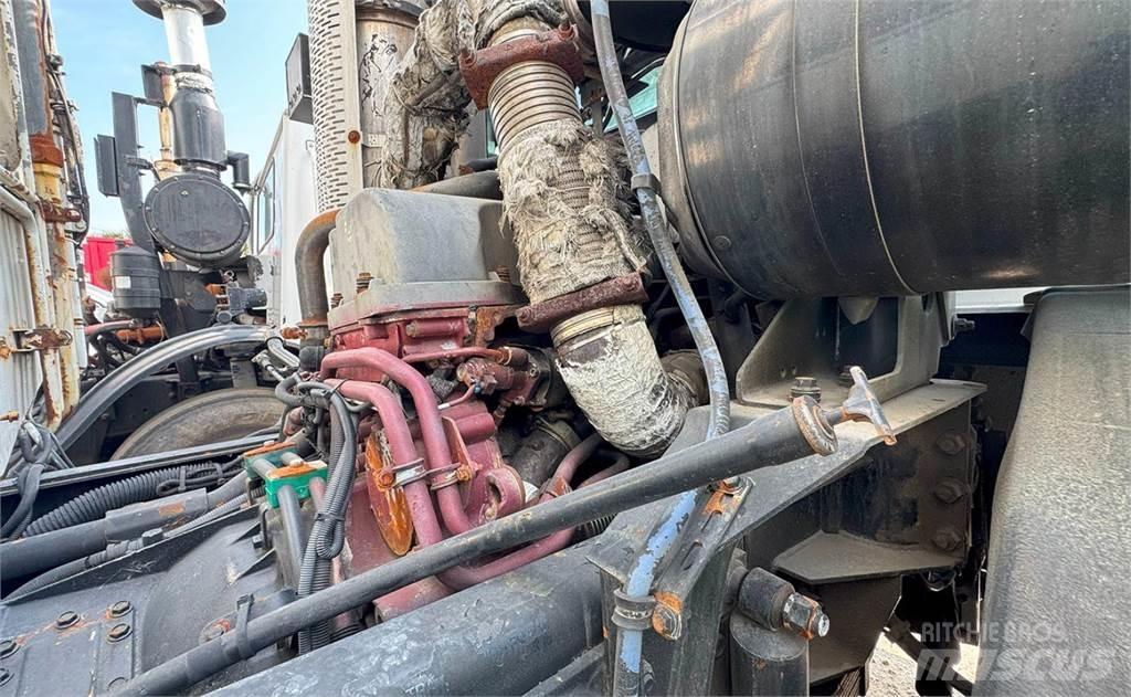 Mack LEU613 Camion de deseuri