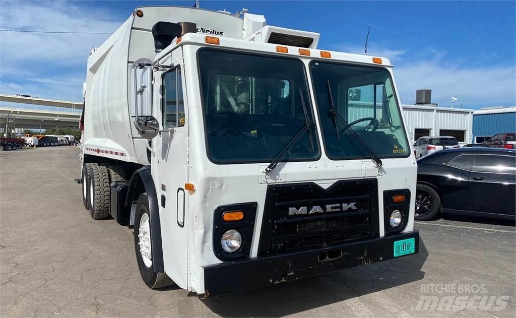 Mack LEU613 Camion de deseuri