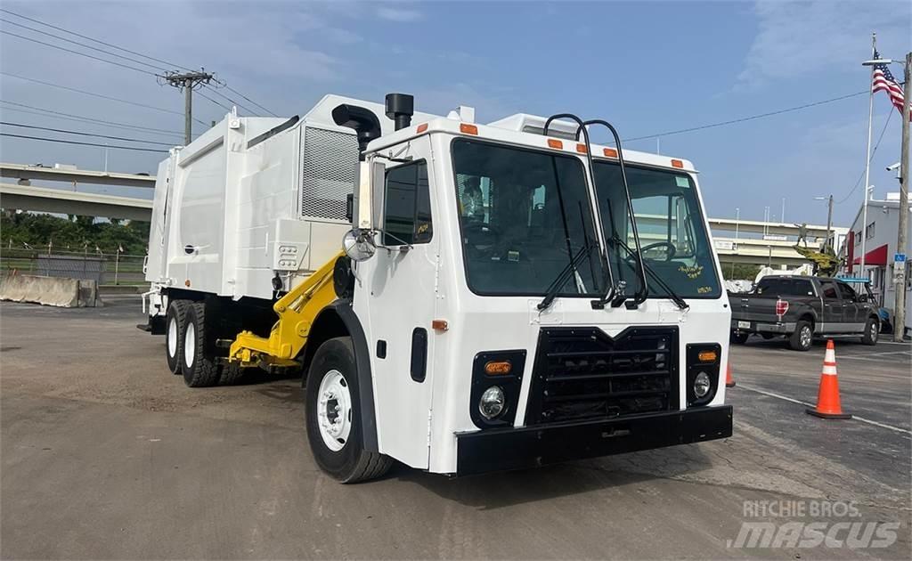 Mack LEU613 Camion de deseuri
